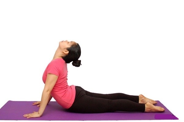 yoga-giam-beo-cobra-pose