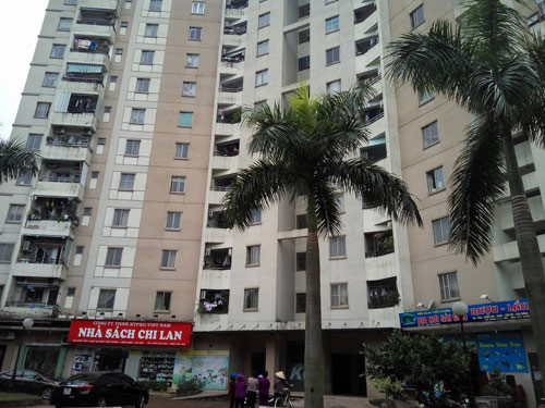 ha noi roi tu tang 11 chung cu chau be 8 tuoi tu vong 3.jpg
