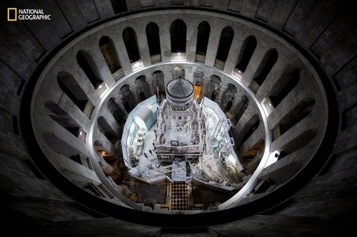 1477883427-ng-news-christ-tomb-001.jpg