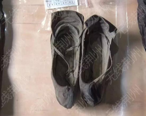 xac-uop-phu-nu-500-nam-tuoi-duoc-khai-quat-van-con-nguyen-ven-7.jpg
