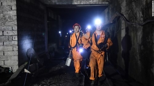 no gas tai mo than 15 nguoi thiet mang hang chuc nguoi mat tich 161031113816_02_chongqing_mine_disaster_restricted_exlarge_169_pmxp.jpg