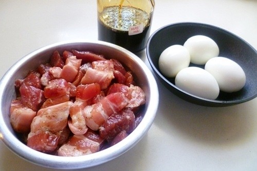 thit kho nuoc dua 1