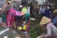 Tài xế khóc vì người dân hôi của: Một số người được vận động đã trả lại hàng hóa