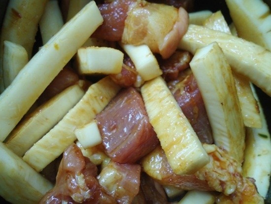 thit kho dua trung cut 4