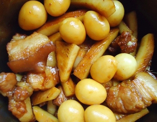 thit kho dua trung cut 6