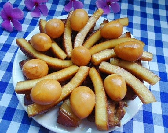 thit kho dua trung cut 7