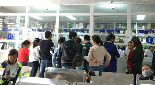lam dep khac nguoi co gai tre nhap vien voi khuon mat bi bien dang da lieu.jpg