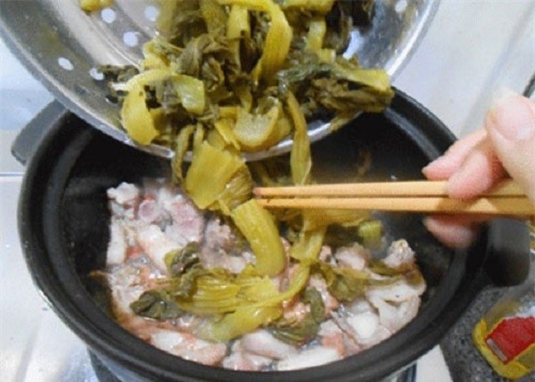 thit quay kho dua cai6
