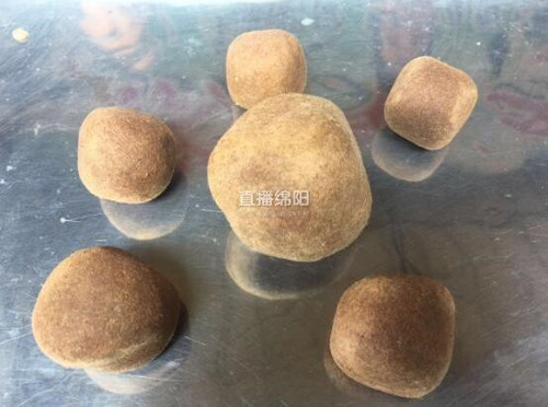 mo cuu lam thit mot gia dinh khong ngo vo duoc kho bau tien ti a2.jpg