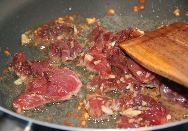 cah-xao-thit-bo-ngon-3