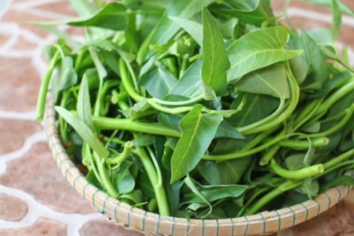 rau-muong-xao-chao-1