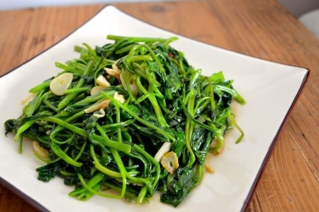 rau-muong-xao-chao