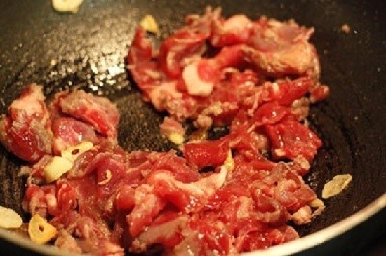 khoai-tay-xao-thit-bo