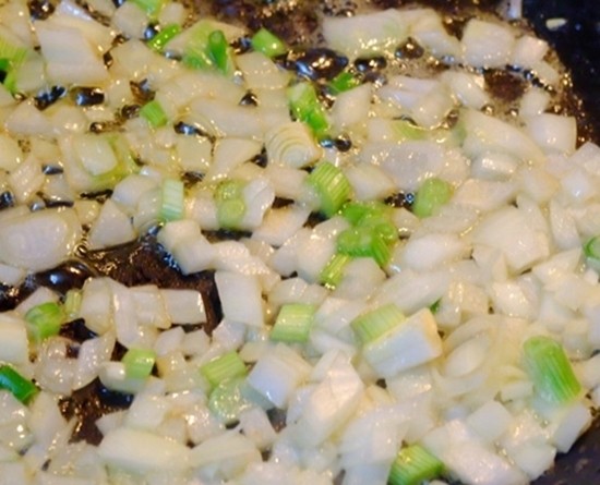 khoai-tay-xao-xuc-xich-2
