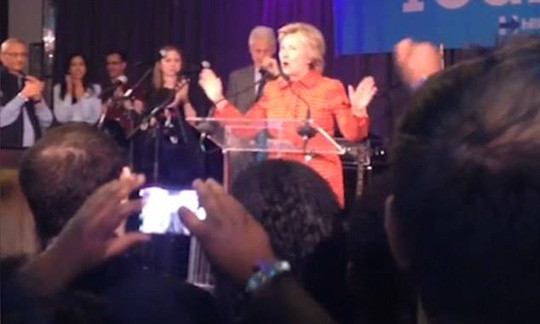 ba-clinton-khoc-khong-ngung-khi-biet-tin-thua-ong-trump-2.jpg