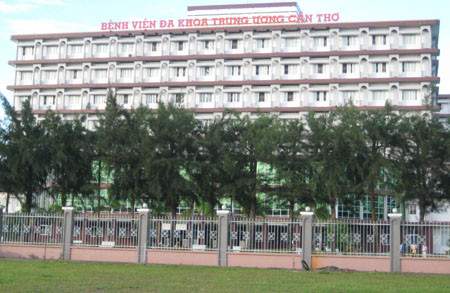 tinh tiet bat ngo vu nhan vien y te tu cat chan minh 2.jpg