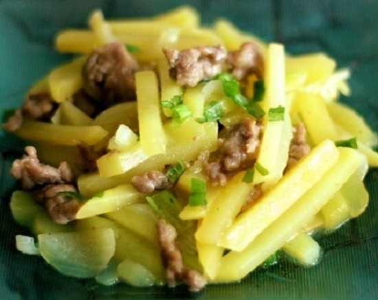 thit-bo-xao-khoai-tay3