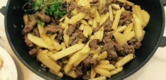 thit-bo-xao-khoai-tay1