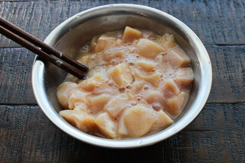 thit ga xao ot chuong1