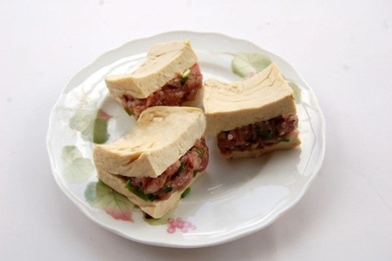 dau-hu-nhoi-thit-sot-ca-19