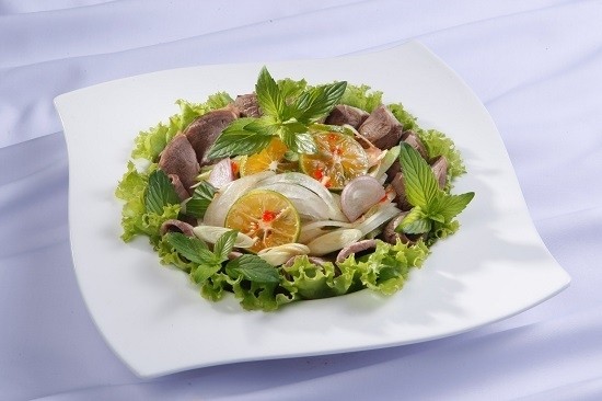 goi bap bo rau thom