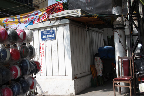ha noi nhieu nguoi danh cuoc mang song cua minh duoi tram dien 4.jpg