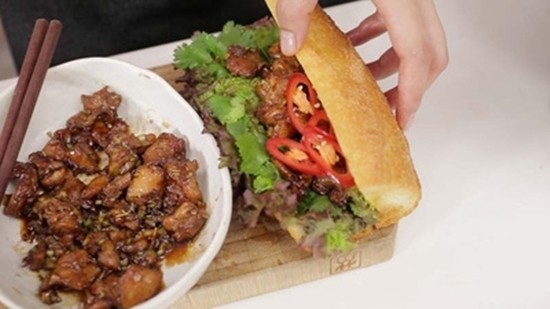 banh mi kep thit ga 5