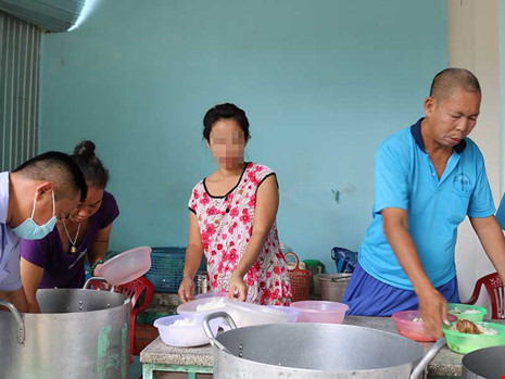 the-gioi-cua-nhung-nguoi-me-dien-a.jpg