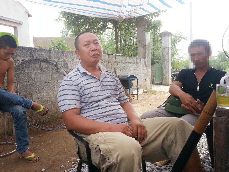 vu chon xac 2 be gai gap nguoi giai cuu co gai bi nghi pham hiep dam 6.jpg