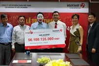 Người trúng hơn 56,1 tỷ đồng xổ số đến nhận giải, trao 1 tỷ đồng làm từ thiện