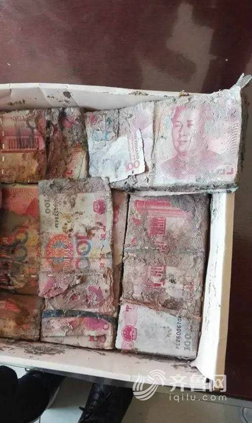 ket cuc dang long cua nguoi dan ong giau giem cat tien tiet kiem vi khong tin ai cattien.jpg