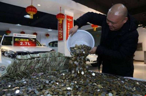 dai gia danh xe cho 13 ty tien le nang no ca lop di sam xe sang 3.jpg