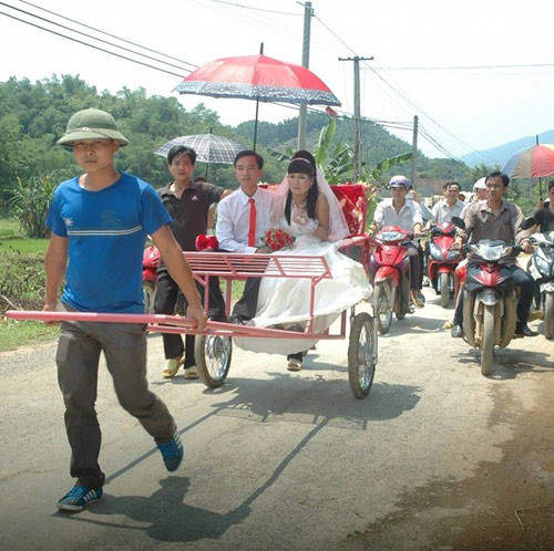 chu-re-mac-quan-tat-di-chan-dat-ruoc-dau-bang-xe-phu-ho-5.jpg