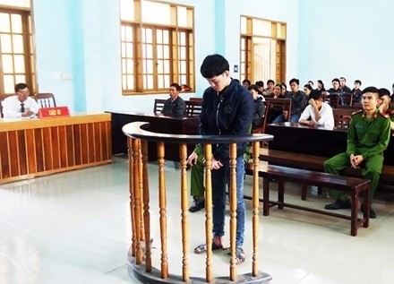 tin nong ke ngao da giao cau voi be gai roi sat hai cuop tai san 1.jpg