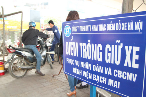 nguoi dan than troi vi bai gui xe bv bach mai vua xa vua nguy hiem bach mai9.jpg