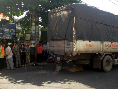 va cham khien thieu nu tu vong container bo di 1.jpg