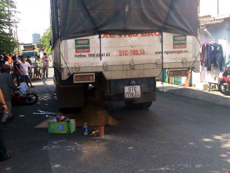 va cham khien thieu nu tu vong container bo di 2.jpg