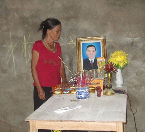 em gai chet loa the ben chong vo mon moi mong minh oan 2.jpg