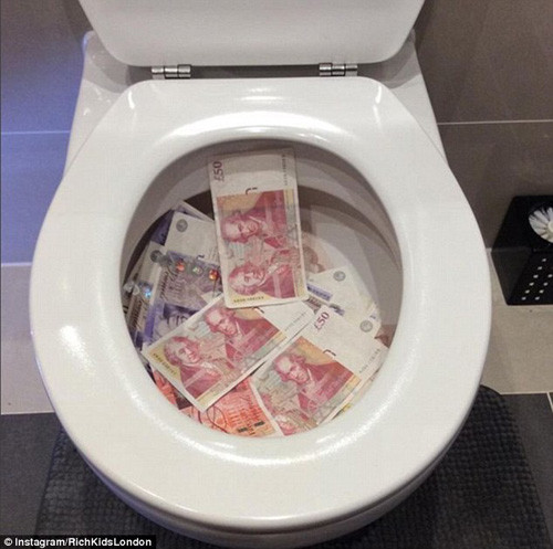thieu gia nha giau mang xe sang 24 ti ra cham lua dot cho do buon 7.jpg