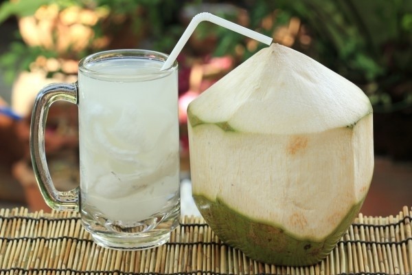 mang thai bao nhieu tuan thi duoc uong nuoc dua