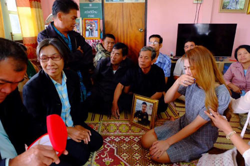 dam cuoi cua co gai xinh dep voi ban trai da qua doi khien bao nguoi roi nuoc mat 2.jpg