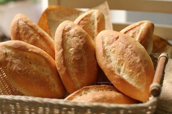 Dùng vỏ bánh mì chữa cơm khê Dùng vỏ bánh mì chữa cơm khê
